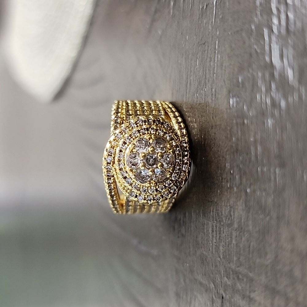 RING - Picture 5 of 5